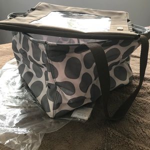 Square utility tote with lid!